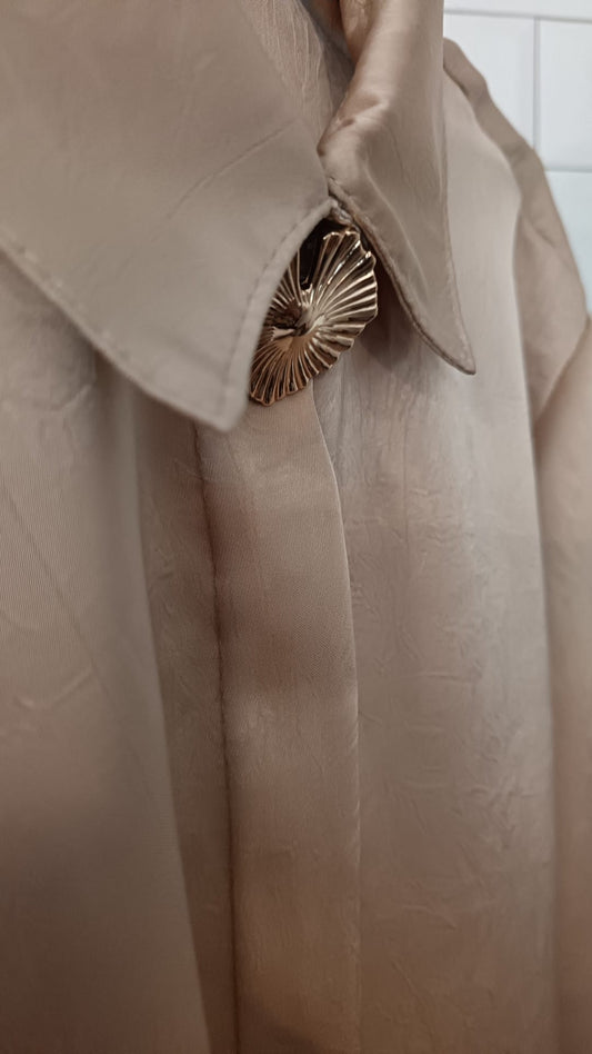 Camicia con spilla