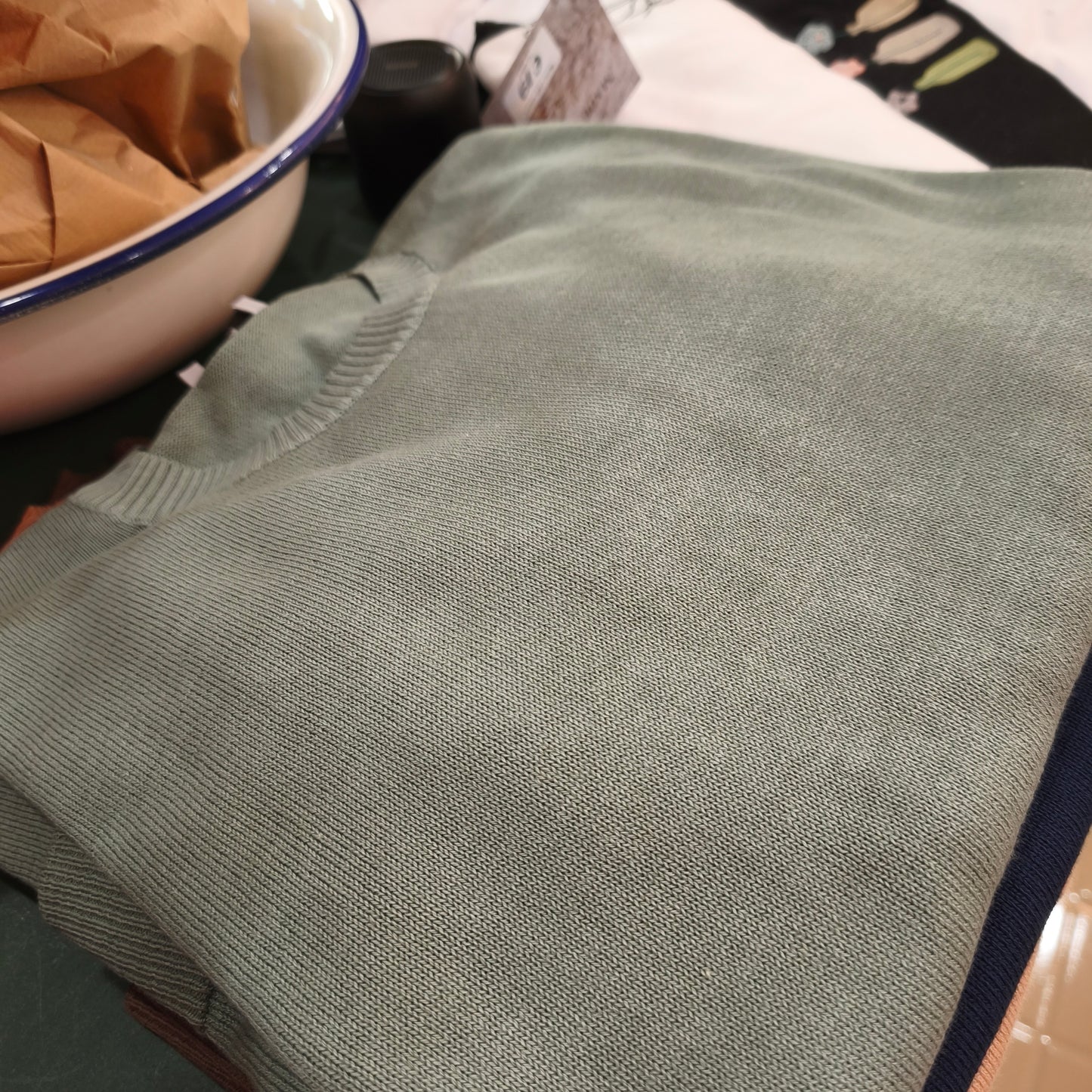 Maglia con spacchi