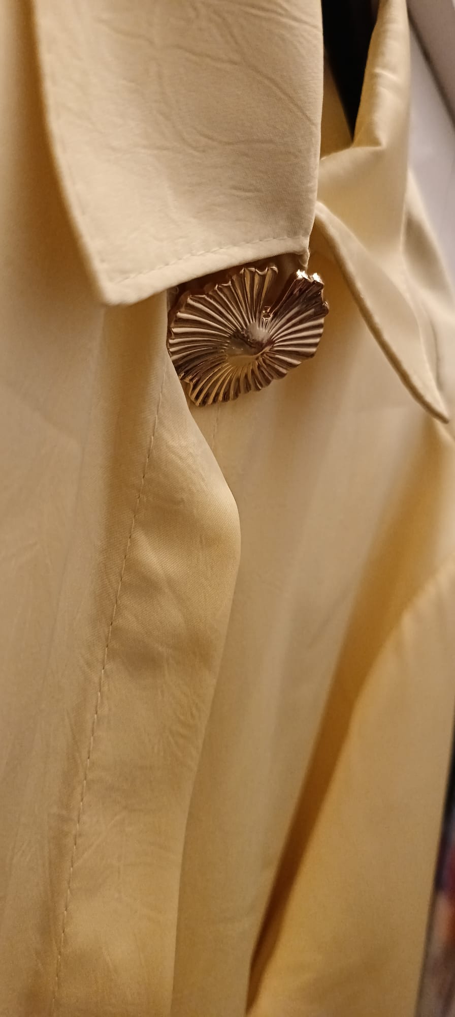 Camicia con spilla