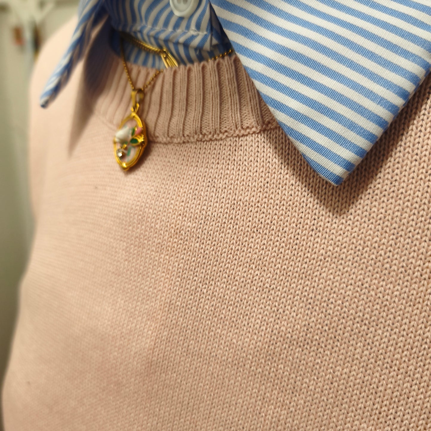 Maglia con spacchi
